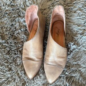 Free People Leather Pointed Toe Flats EU 38 Women’s Neutral D’Orsay Spain US 8